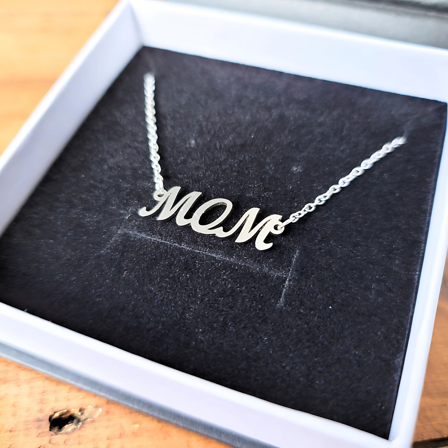 MOM Bella Style Necklace